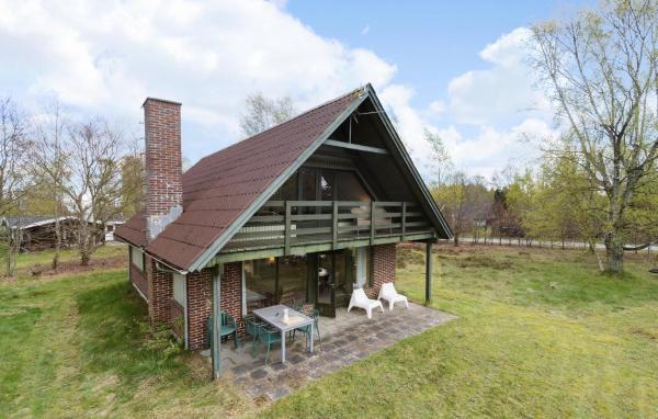 A la foto es mostra l'objecte 3 Bedroom Beautiful Home In Ørsted situat a la ciutat de Ørsted.