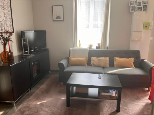 A la foto es mostra l'objecte Appartement cosy tout équipé et parking couvert privé aux portes de Flers situat a la ciutat de Aubusson.