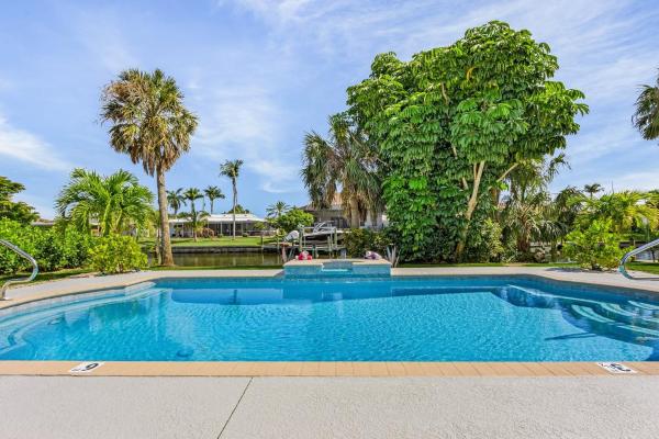 Gulf Access, Dock, Fish Station, Kayaks, Heated Pool - Villa Palm Tree Paradise - Roelens - Sanibel, FL