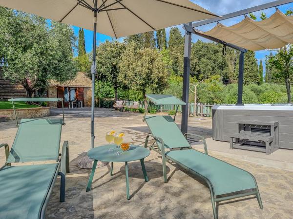 På billedet ses objektet Casa Iris - Home In the heart of Tuscany & jacuzzi beliggende i byen Bibbiano.