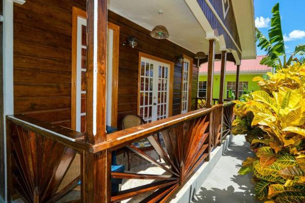 A la foto es mostra l'objecte River Breeze Villa, 5 minutes to beach and town situat a la ciutat de Soufrière.