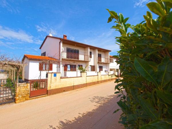Na fotografii je vidět objekt Ferienwohnung für 4 Personen ca 40 qm in Fažana-Surida, Istrien Istrische Riviera nacházející se ve městě Valbandon.