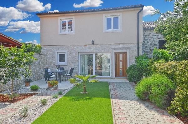 A la foto es mostra l'objecte Ferienhaus für 6 Personen ca 86 qm in Peroj, Istrien Istrische Riviera situat a la ciutat de Peroj.