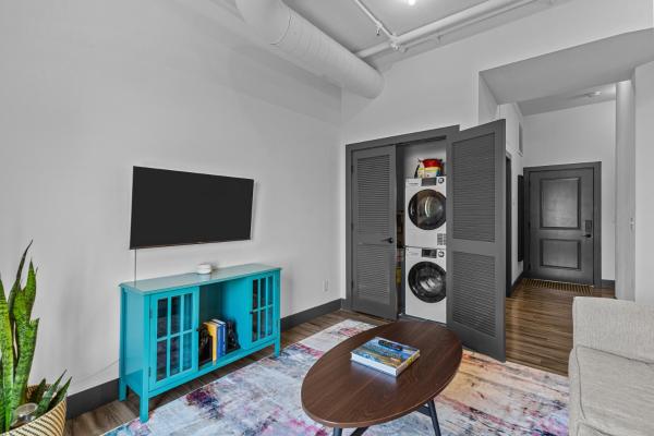 Bilde 5: Brick & Bed Riverfront Lofts, PC 205