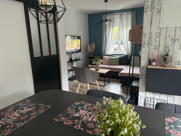 Na fotografii je vidět objekt Maison de ville nacházející se ve městě Madic.