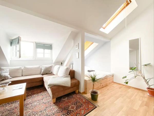 På billedet ses objektet Schöne Ferienwohnung mit Blick über Stadtwald beliggende i byen Leipzig.