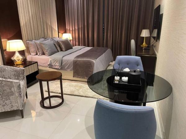 Homes2Retreat - Chic Studio in Damac Uppercrest, Dubai