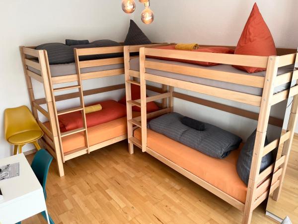 Gemütliche Privatzimmer mit geteiltem Bad, Küche und Garten, Mnichov