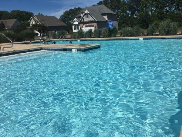 La photo montre l'objet King Bed, Pool, Beach, Game Room@Enjoy Life situé dans la ville de Frankford.