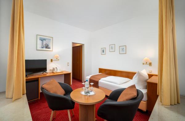 Na zdjęciu widoczny jest obiekt ARKADEN Hotel Kelkheim położony w mieście Kelkheim.