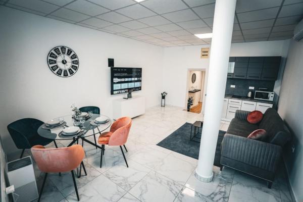 Na foto é possível ver o objeto Apartmani Raguž, Ivankovo localizado na cidade de Ivankovo.