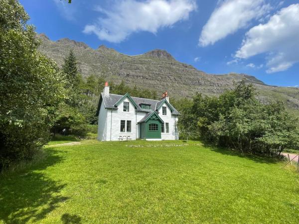A la foto es mostra l'objecte Glen Cottage - Torridon situat a la ciutat de Achnashellach Station.
