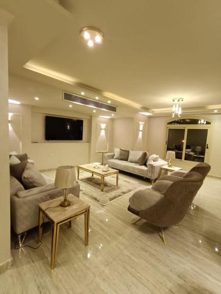 Nella foto è visibile l'oggetto LUXURY APARTMENT Dokki situato nella città di Il Cairo.