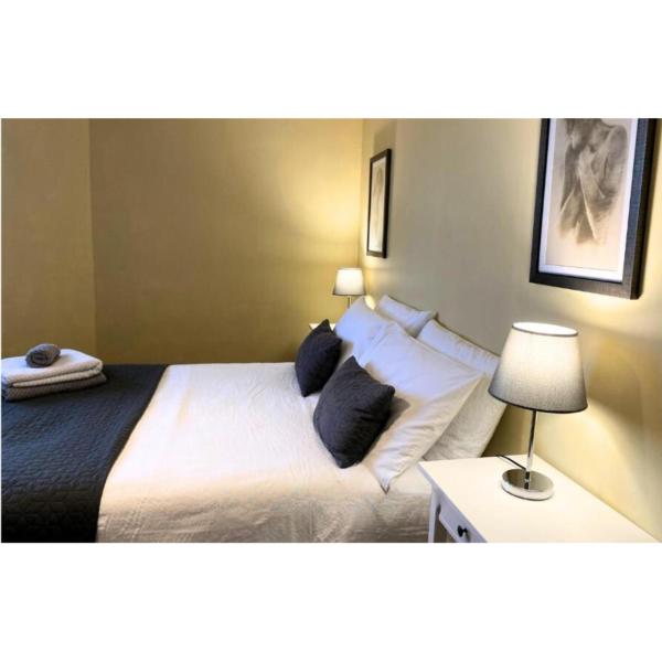 A la foto es mostra l'objecte Stunning stay 6 minutes from NEC and Birmingham Airport situat a la ciutat de Solihull.