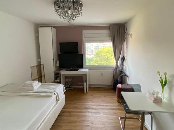A la foto es mostra l'objecte Schöne, kleine, gemütliche Wohnung - Stadtmitte situat a la ciutat de Mainz.