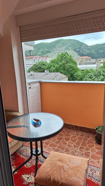 A la foto es mostra l'objecte Ana situat a la ciutat de Gradina.
