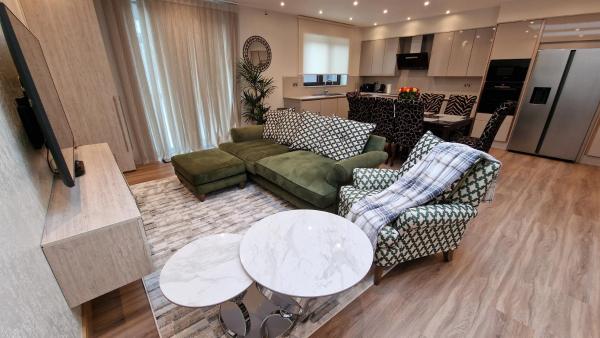 A la foto es mostra l'objecte Deluxe House situat a la ciutat de Barkingside.