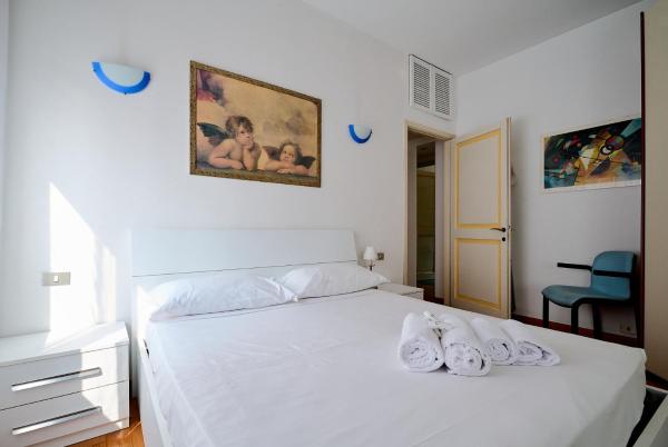 Xenia Apartments - Cozy Apartment Near Porta Romana - Milan Linate Airport (LIN)