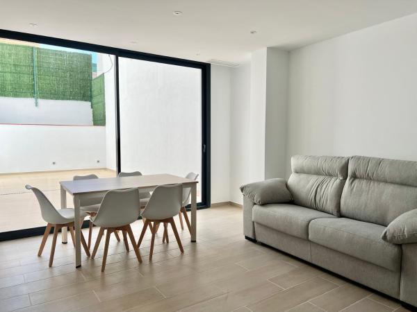 A la foto es mostra l'objecte Moderno apartamento con gran terraza situat a la ciutat de Roses.