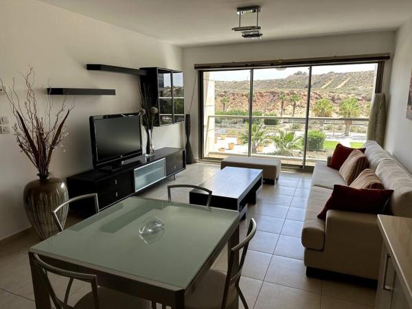 Na zdjęciu widoczny jest obiekt Elegant 1 Bedroom Oasis Marina położony w mieście Herclijja.