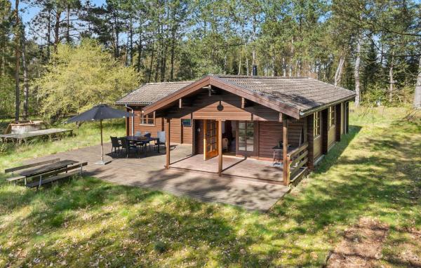 Na zdjęciu widoczny jest obiekt 3 Bedroom Amazing Home In Højby położony w mieście Højby.