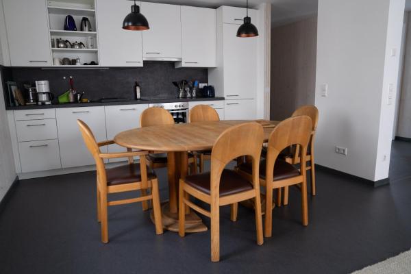 På billedet ses objektet Gästewohnung in Massivholzhaus beliggende i byen Günzburg.