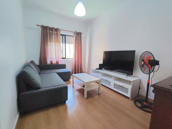 Op de foto is het object laxuries Room for rent te zien, gelegen in de stad Odivelas.