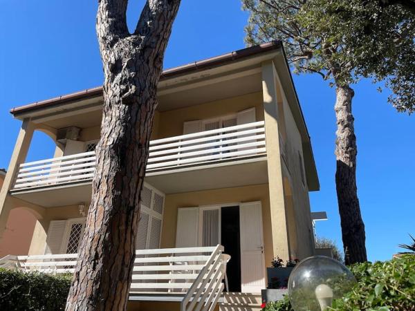 A la foto es mostra l'objecte VILLA a 10 minuti dal mare Fregene situat a la ciutat de Fregene.