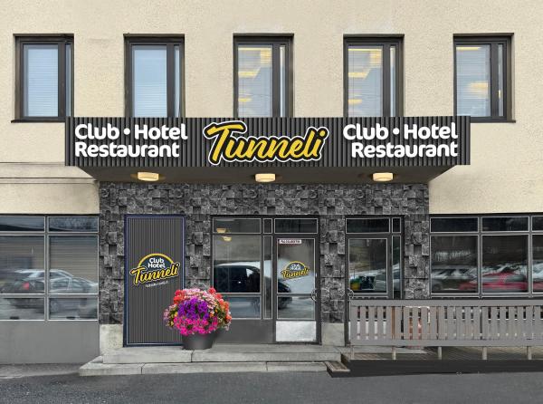 På billedet ses objektet Hotel Tunneli beliggende i byen Illo.