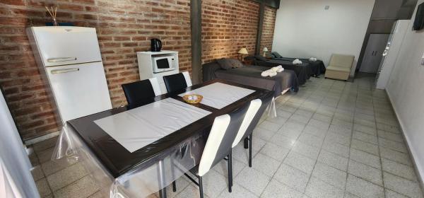 A la foto es mostra l'objecte Albazul monoambiente situat a la ciutat de Belén.