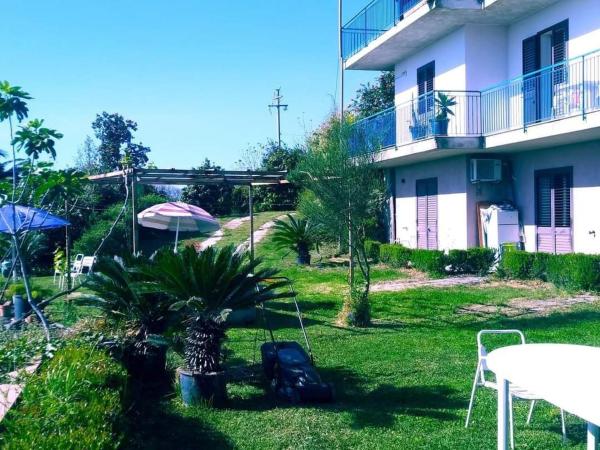 На фото показан объект Casa Piedimonte Mare Etna, расположенный в городе Фьюмефреддо-ди-Сицилия.