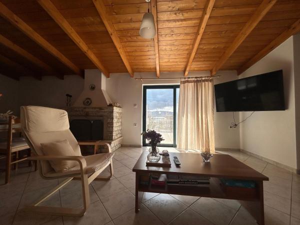 La photo montre l'objet Lena s Apartment situé dans la ville de Platanítis.