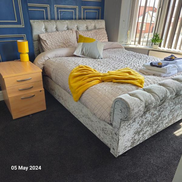 A la foto es mostra l'objecte Aldwych house, For Holidays, Contractors & Relocation, Free Parking & Wi-Fi situat a la ciutat de Lea Town.