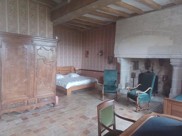 A la foto es mostra l'objecte Chateau de Brie situat a la ciutat de Vervant.
