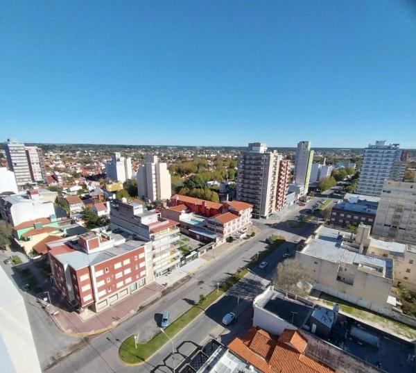 A la foto es mostra l'objecte Juanjo situat a la ciutat de Miramar.