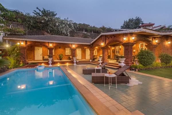 Saffronstays Chira-4br Heritage Villa With Laterite Stone Walls, Verandah Sit-outs & Private Pool - Khopoli