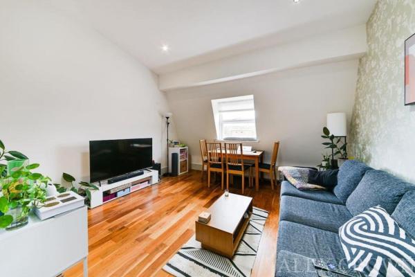 Cosy Caledonian Road Apartment, Nearby Tube and Restaurants, Londyn