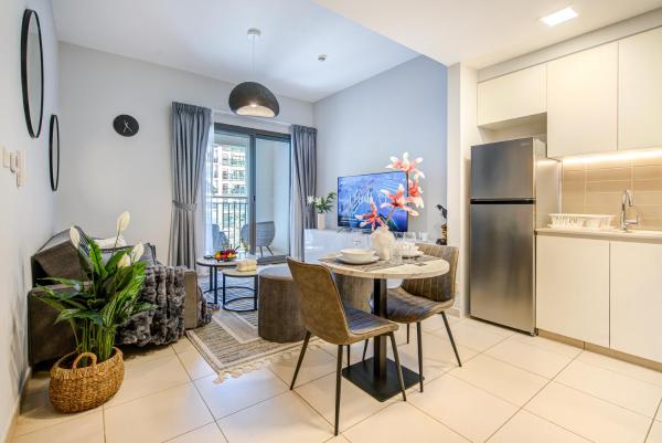 Zdjęcie 4: Trophy - Discover Tranquility Living in this Sleek Sanctuary