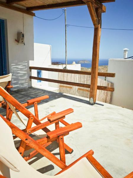 La photo montre l'objet Aegean Blue situé dans la ville de Galaní.
