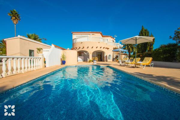 På bildet vises objektet Villa Colibri by Abahana Villas som ligger i byen Calpe.