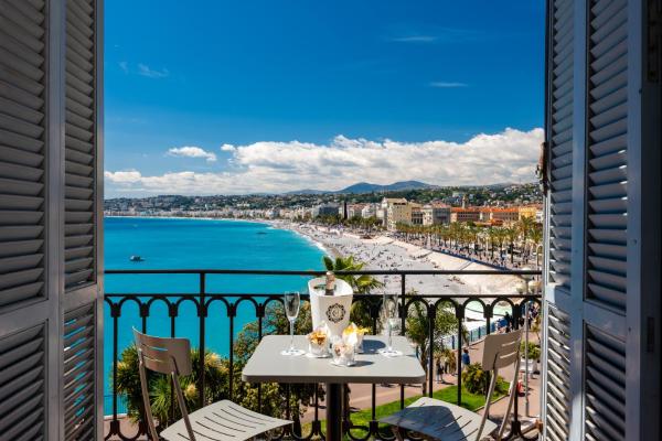 A la foto es mostra l'objecte Hotel Suisse situat a la ciutat de Niça.