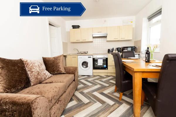 Cosy & Compact Apartment in Swinton, Manchester