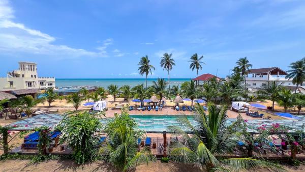 Στη φωτογραφία φαίνεται το αντικείμενο The C Resort & Residences που βρίσκεται στην πόλη Lekponguno.