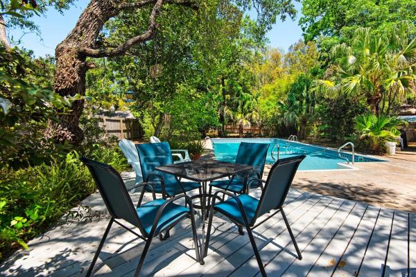A la foto es mostra l'objecte Jack's Place-Gulf Brz-Pool-Close to Bchs 2BD-1BT situat a la ciutat de Gulf Breeze.