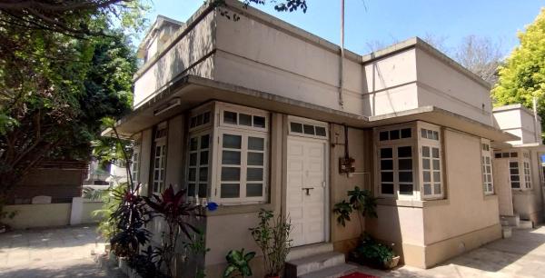 A la foto es mostra l'objecte Madhav Bhavan Guest house situat a la ciutat de Pune.