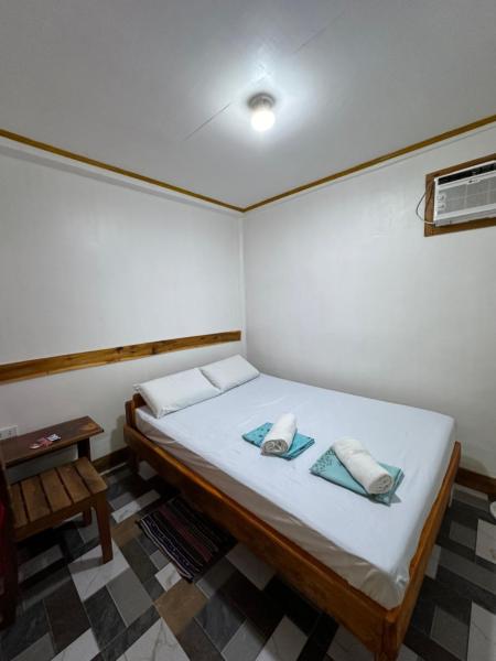 En la foto se muestra el objeto Bearbys Homestay Siargao - B ubicado en la ciudad de Cabitoonan.