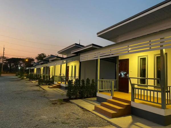 照片显示了位于Ban Phu Din市的โรงแรมบ้านสวนวินเทจ物件。
