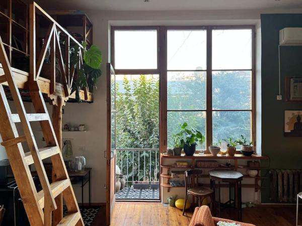 A la foto es mostra l'objecte JINJU 3A studio situat a la ciutat de Yalanghoch.