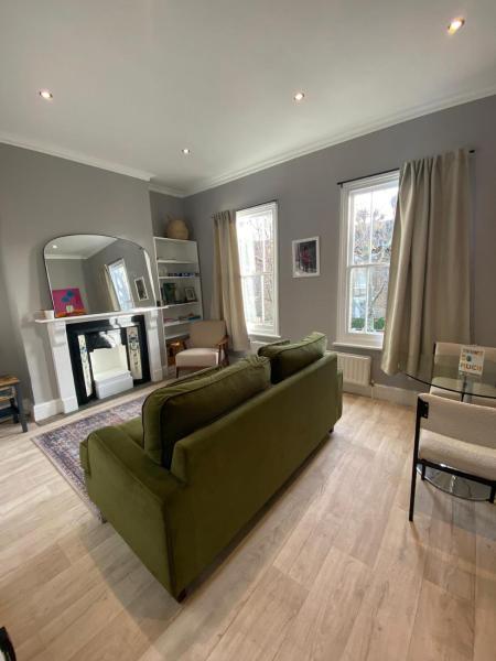 Charming cottage home in Battersea, London