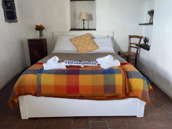 The photo shows the Lover's Nest by Holiday World located in the city of Berzi.
